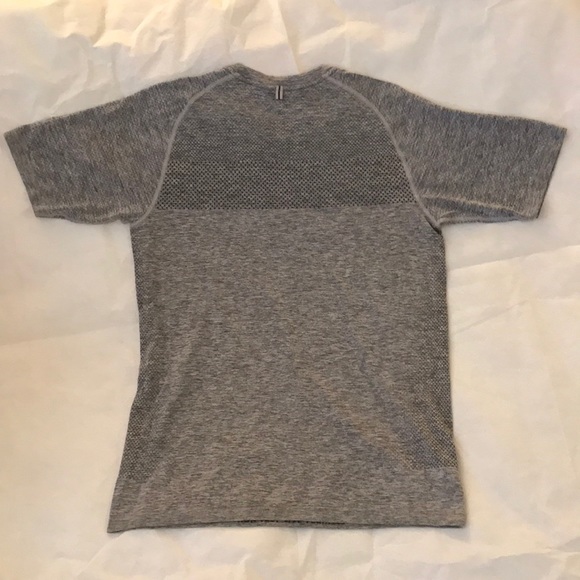 BRAND NEW Men’s Nike Dri-Fit Knit SS; sz XL only - Picture 5 of 8